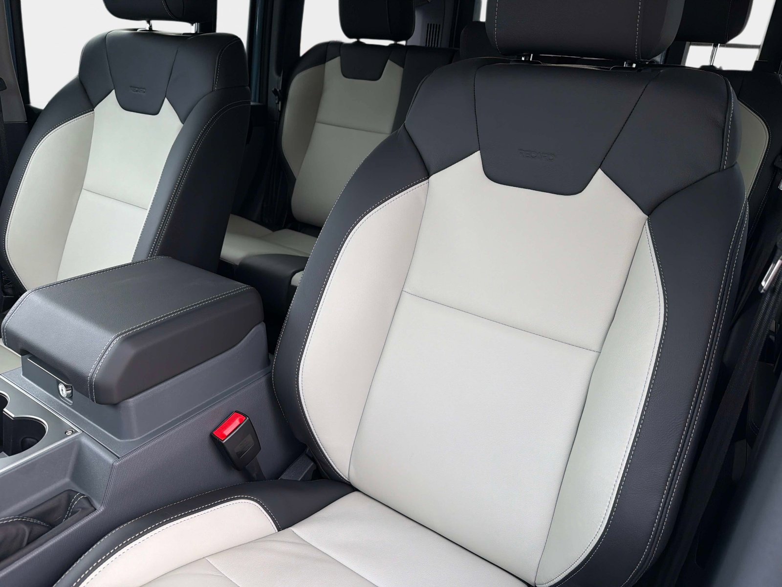 New 2026 INEOS Grenadier Fieldmaster Edition AWD/4WD image 17