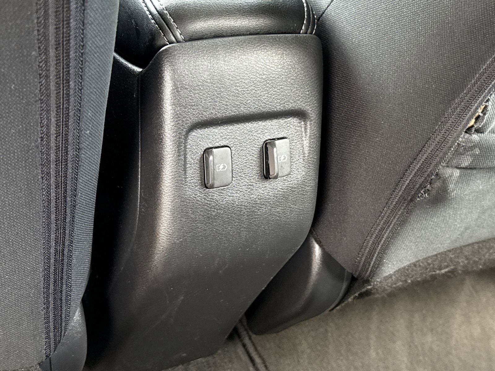 Used 2024 Nissan Kicks SV FWD image 11