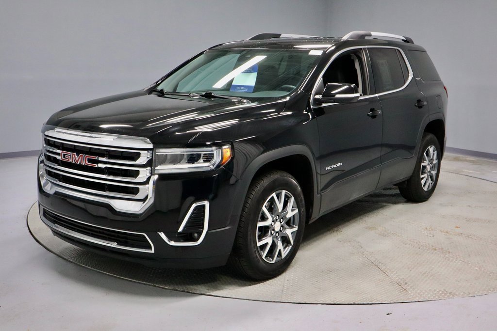 Used 2023 GMC Acadia SLT w/ LPO, Floor Liner Package image 9