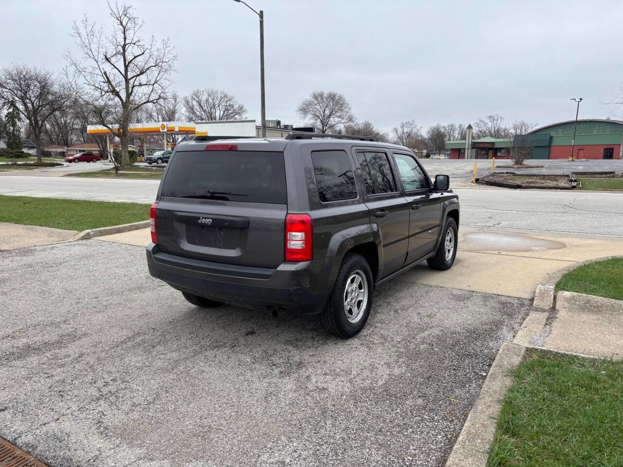 Used 2015 Jeep Patriot Sport image 7