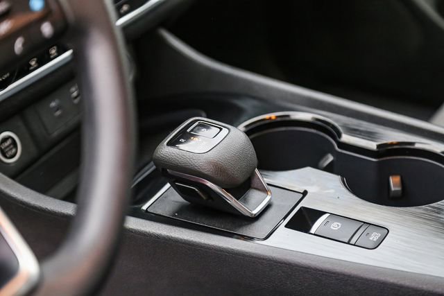 Used 2023 Nissan Rogue SV image 18