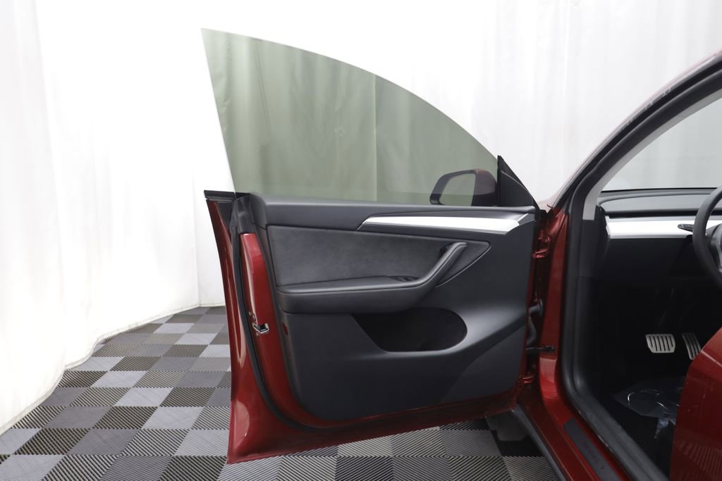 Used 2024 Tesla Model Y Performance AWD/4WD image 4