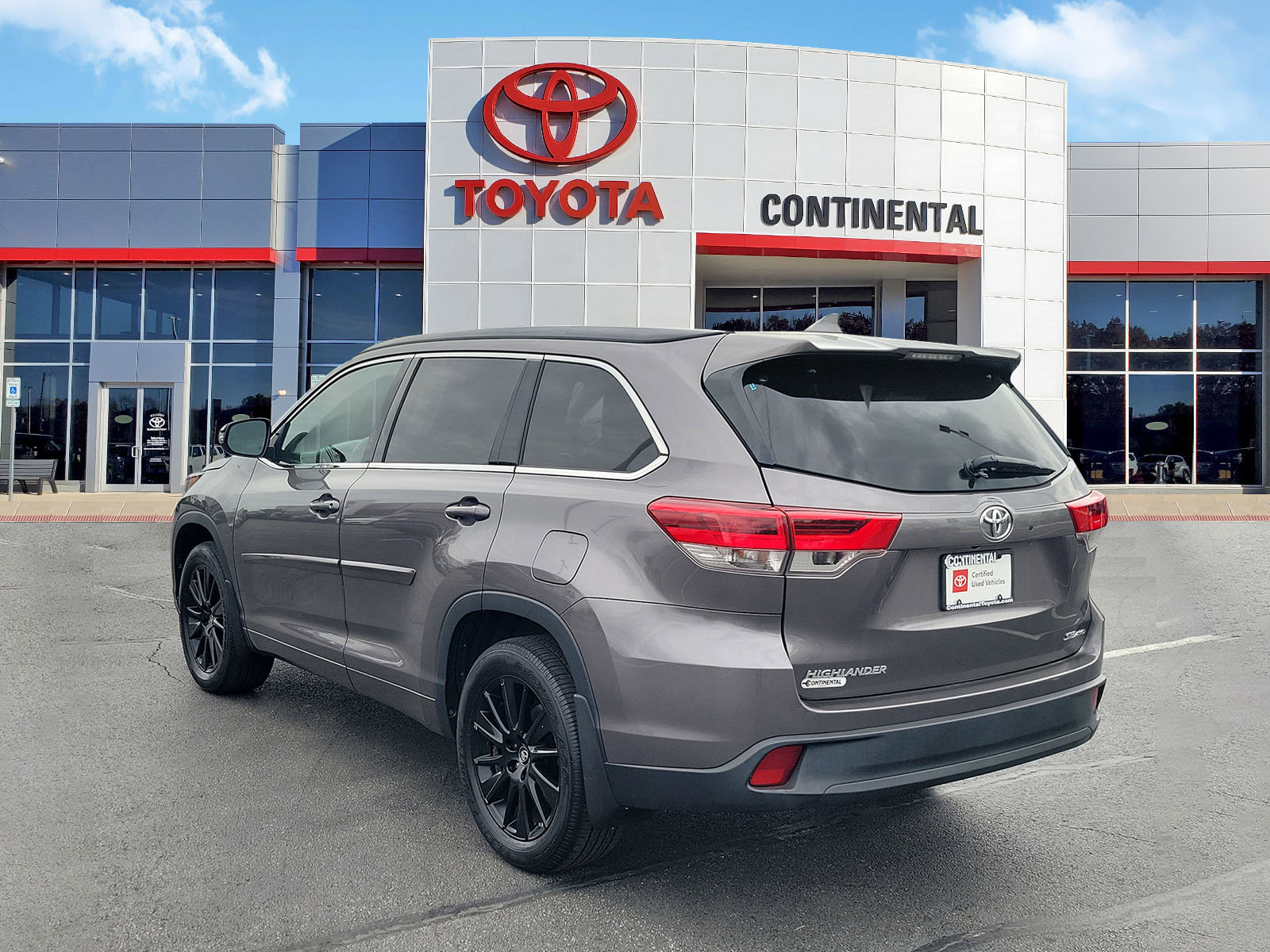 Certified 2018 Toyota Highlander SE AWD/4WD image 4