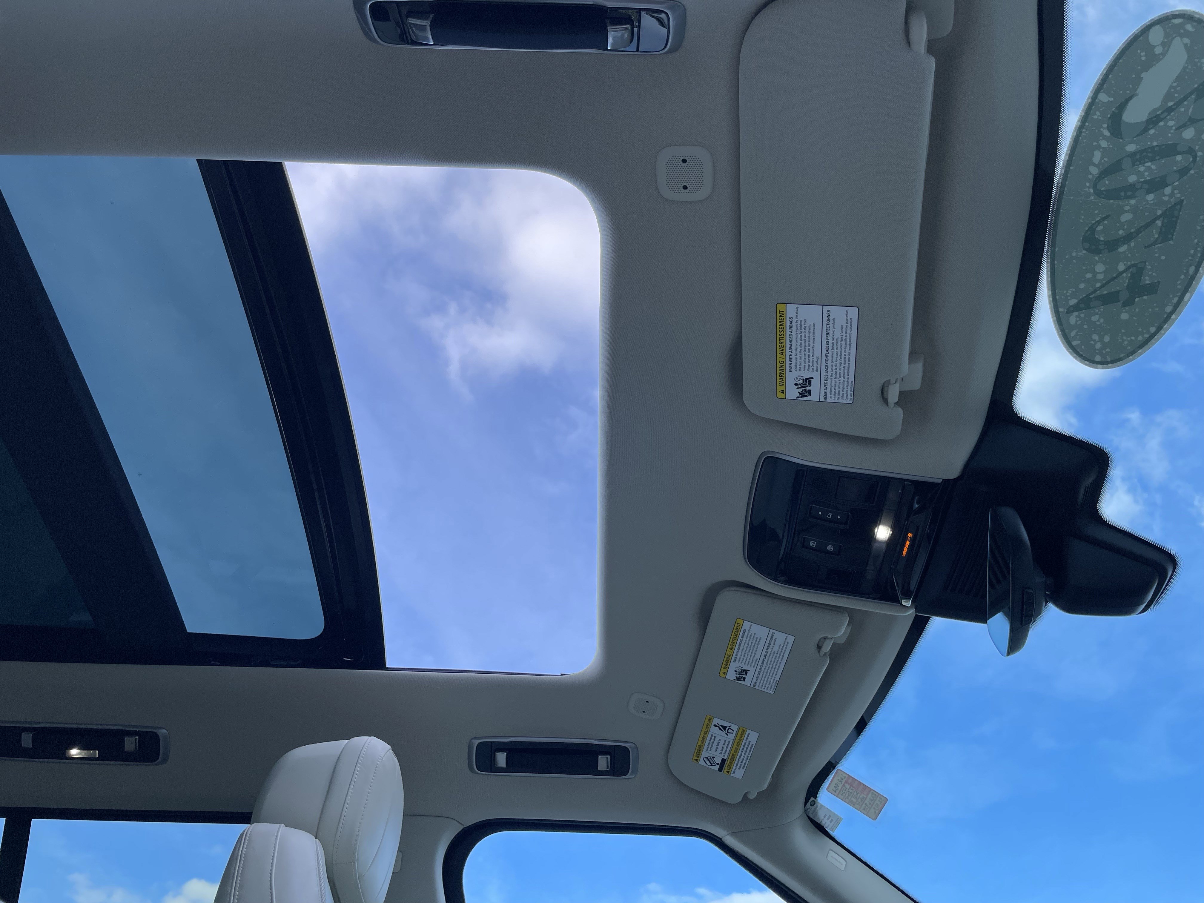 Used 2024 Land Rover Range Rover SE image 17