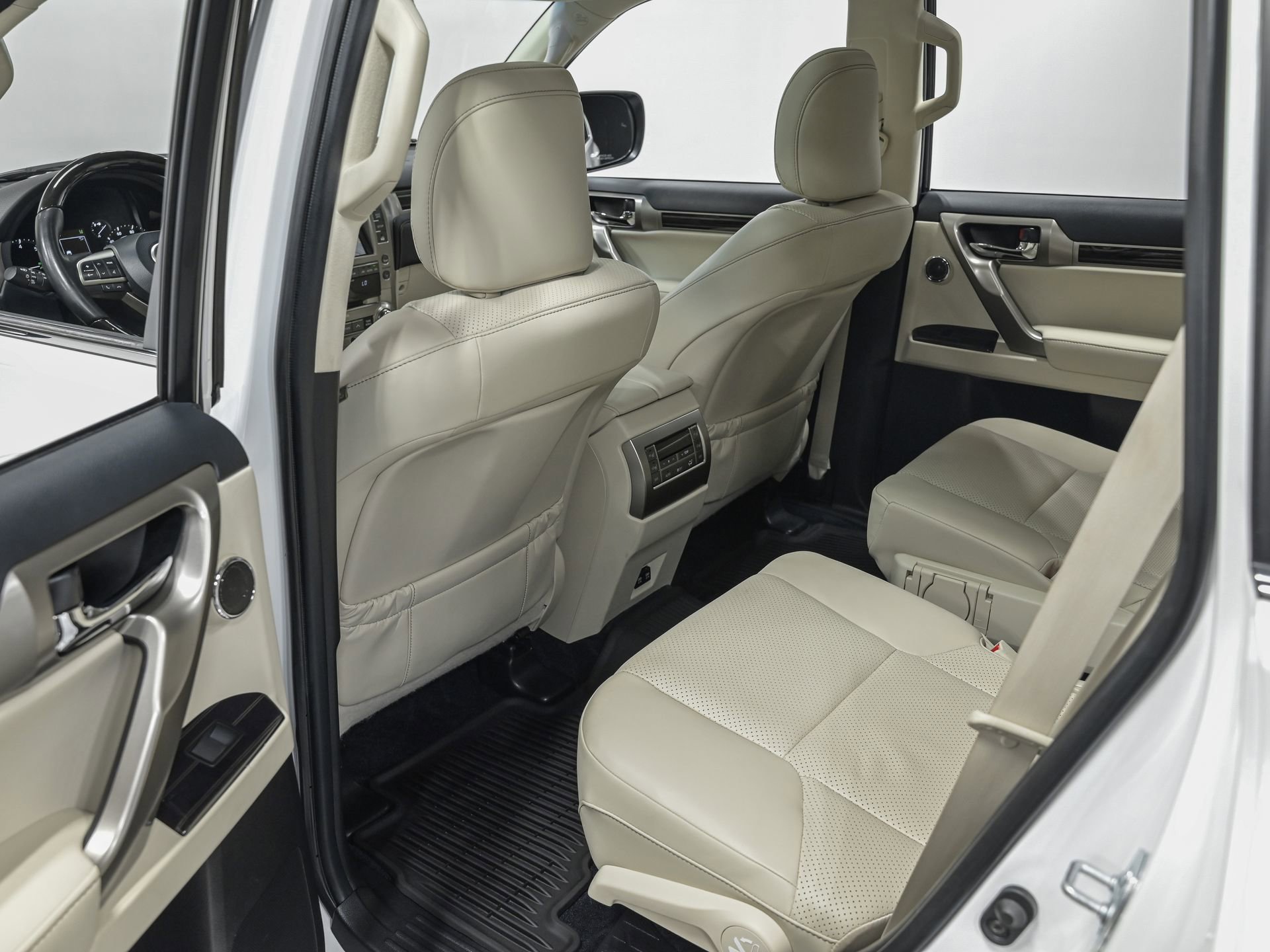 Used 2021 Lexus GX 460 Luxury w/ Sport Design Package AWD/4WD image 28