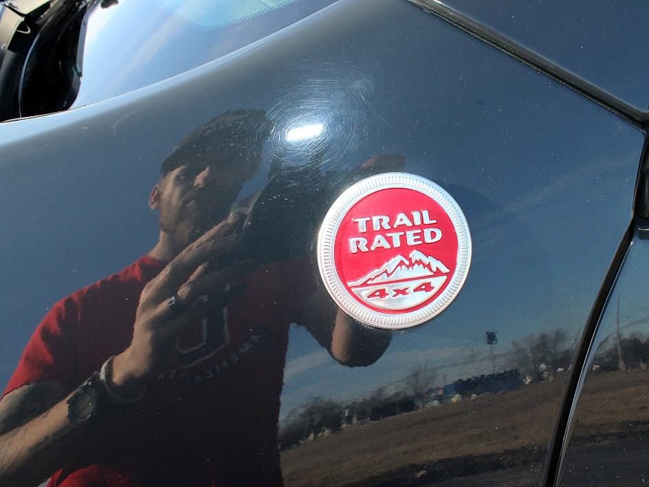 Used 2017 Jeep Cherokee Trailhawk w/ Cold Weather Group image 9