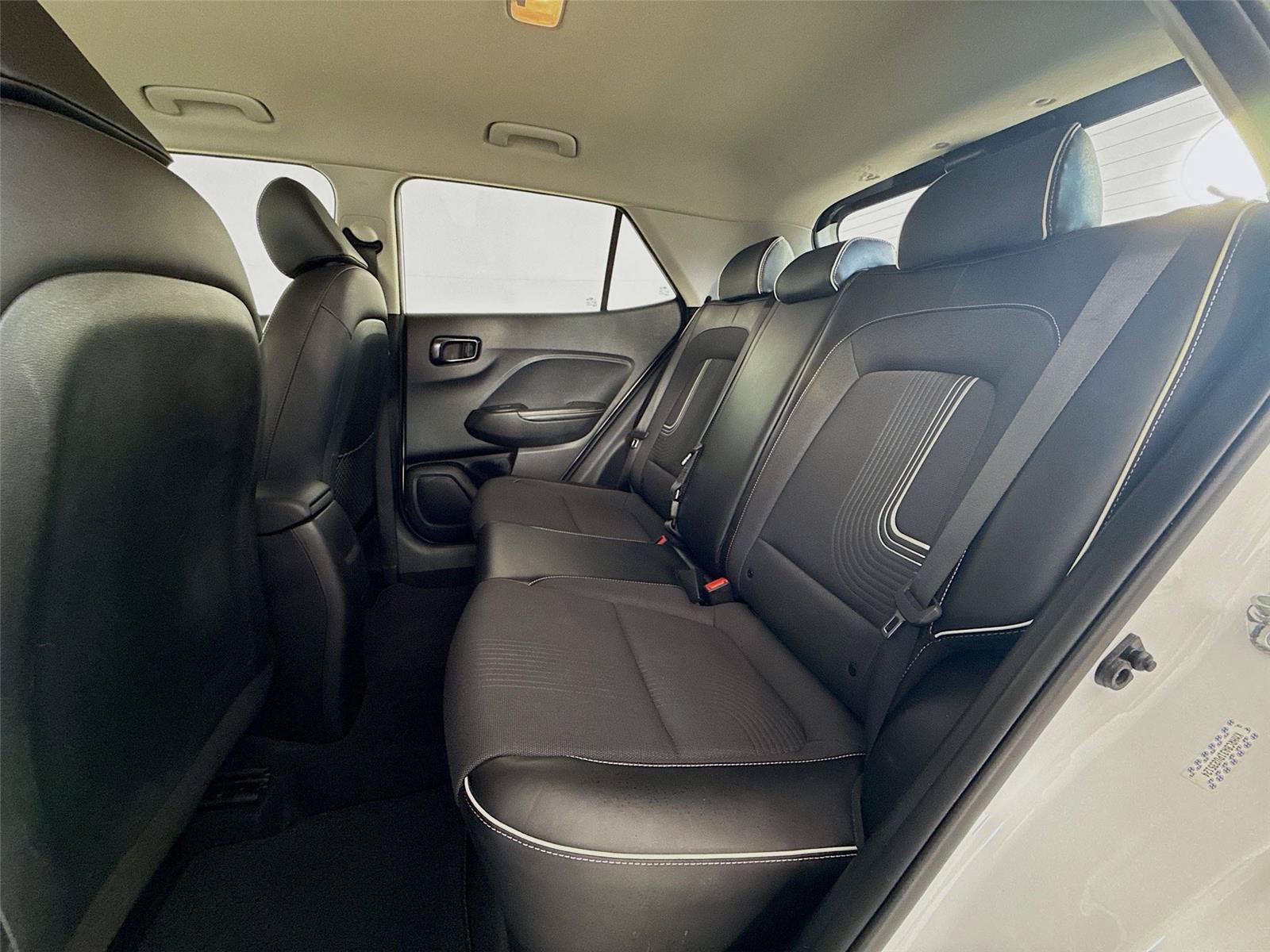 Used 2023 Hyundai Venue Limited w/ Cargo Package FWD image 25