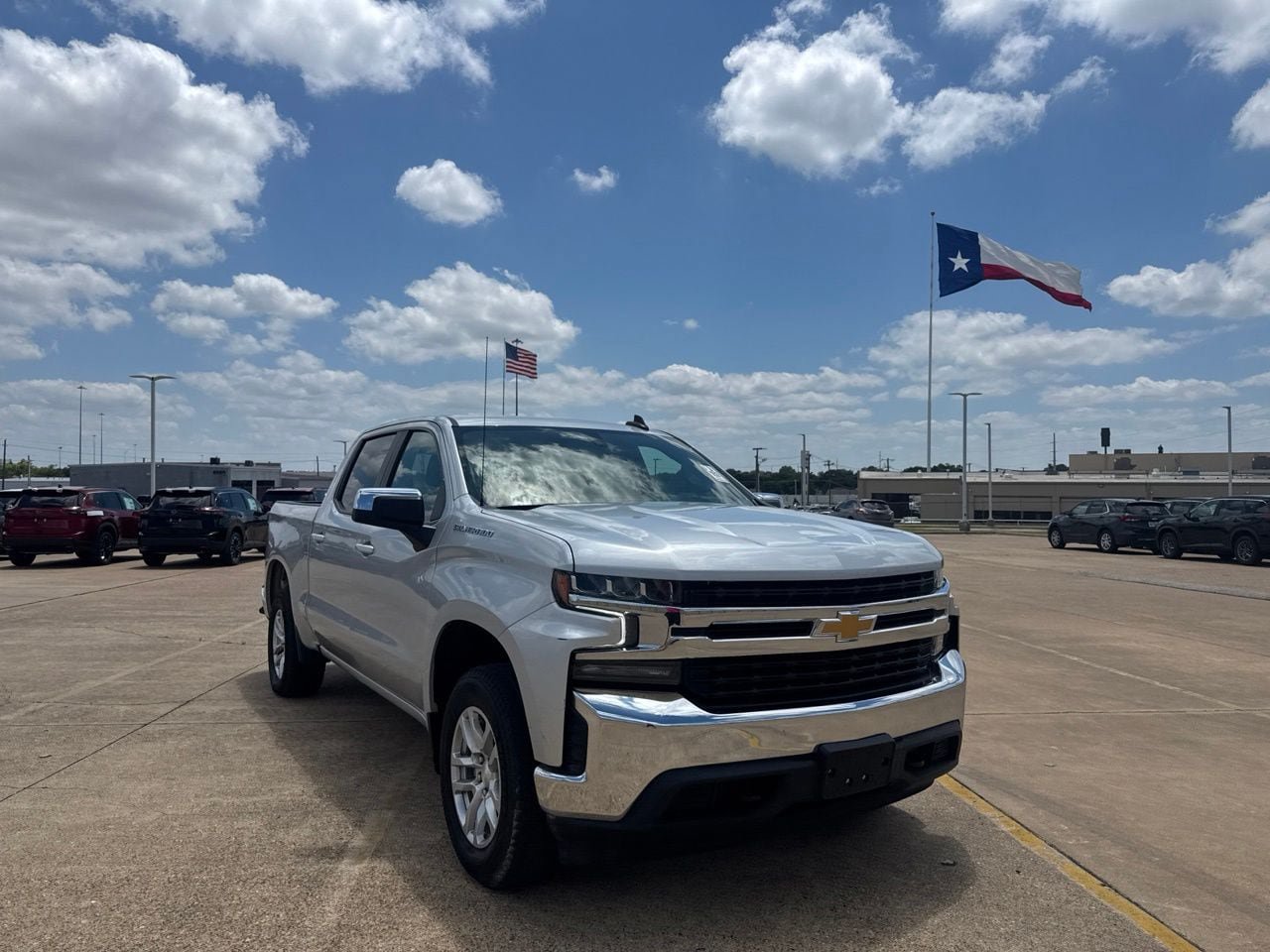 Used 2022 Chevrolet Silverado 1500 LT AWD/4WD image 3