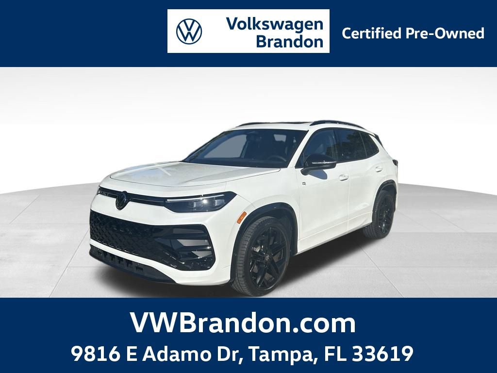 Certified 2025 Volkswagen Tiguan SE R-Line image 1