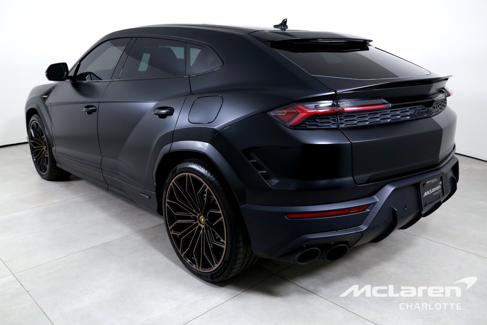 Used 2025 Lamborghini Urus S AWD/4WD image 6