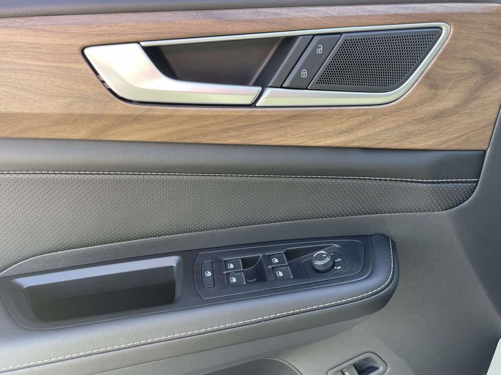 New 2026 Volkswagen Atlas SE FWD image 17