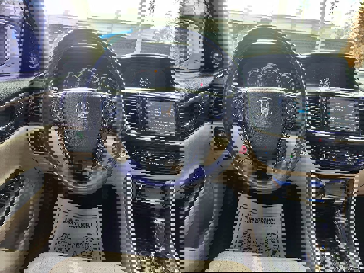 Used 2017 Honda Accord Touring image 22