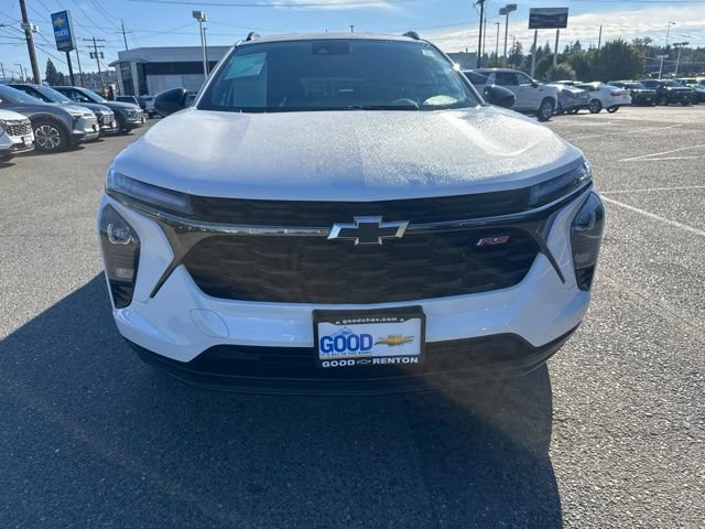 Used 2024 Chevrolet Trax RS w/ Sunroof Package FWD image 8