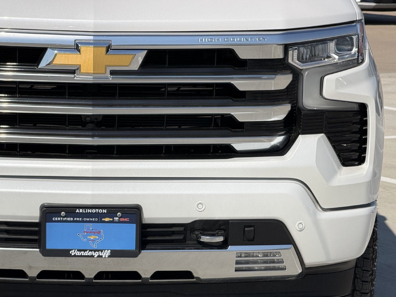 Certified 2023 Chevrolet Silverado 1500 High Country w/ Technology Package AWD/4WD image 8