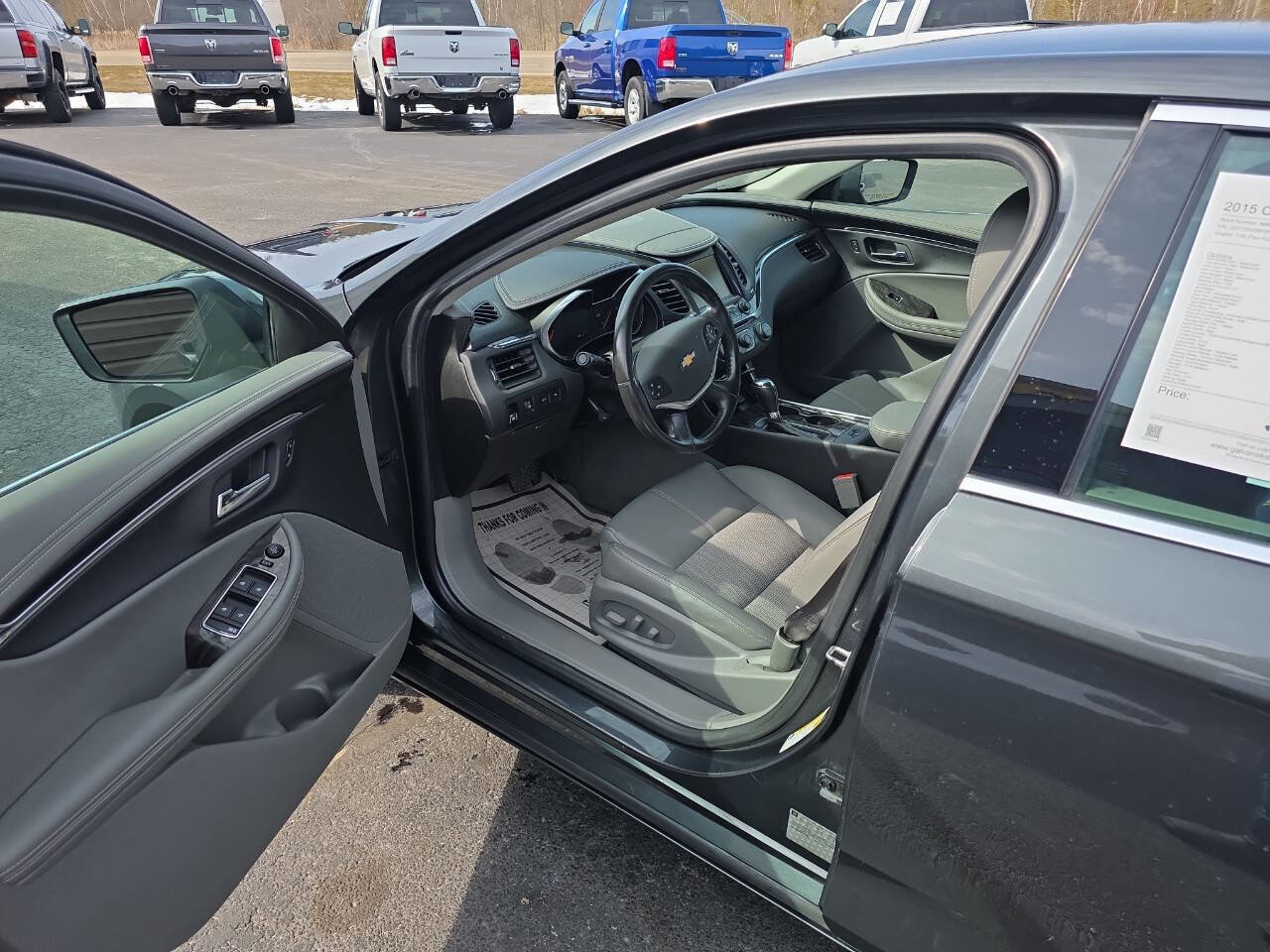 Used 2015 Chevrolet Impala LT w/ Convenience Package FWD image 10