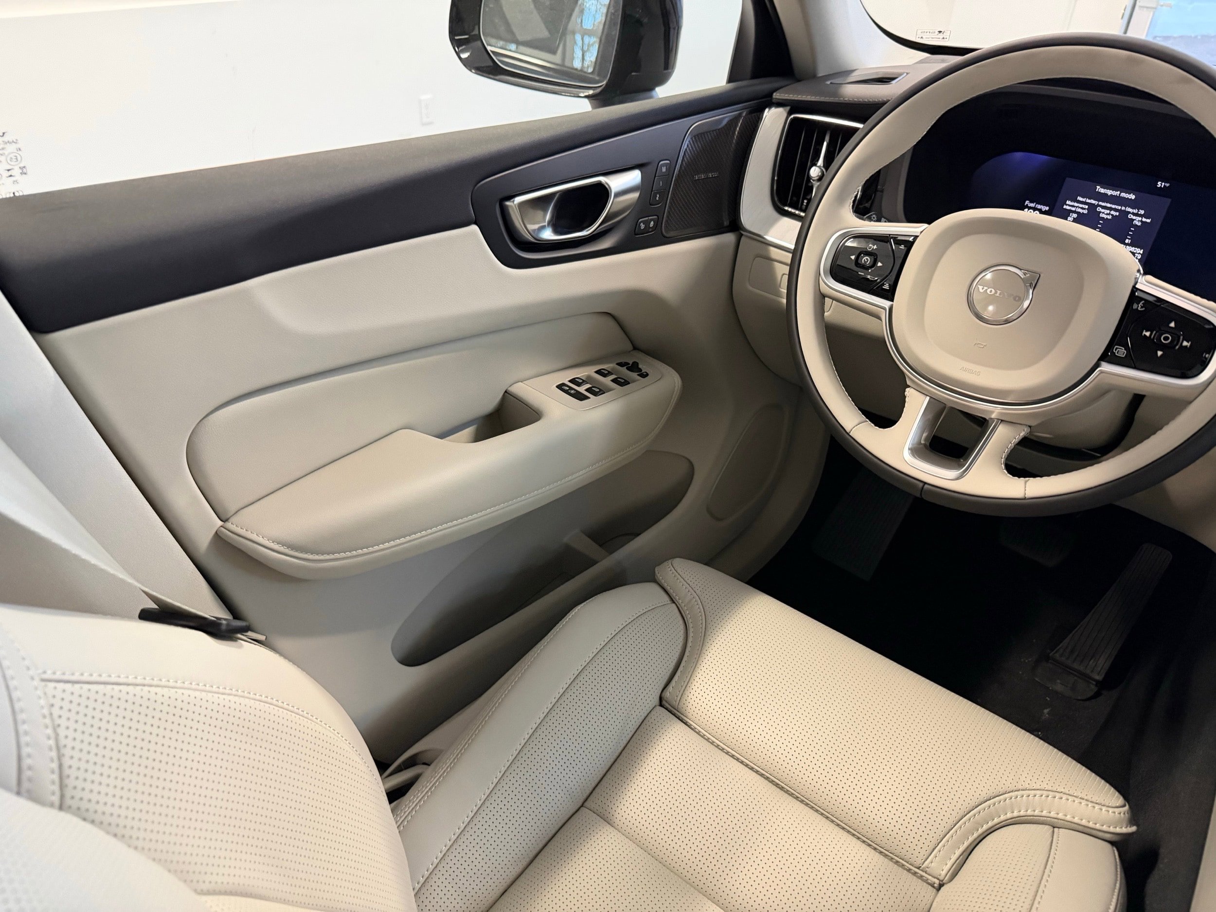 New 2026 Volvo XC60 B5 Ultra w/ Protection Package Premier AWD/4WD image 17