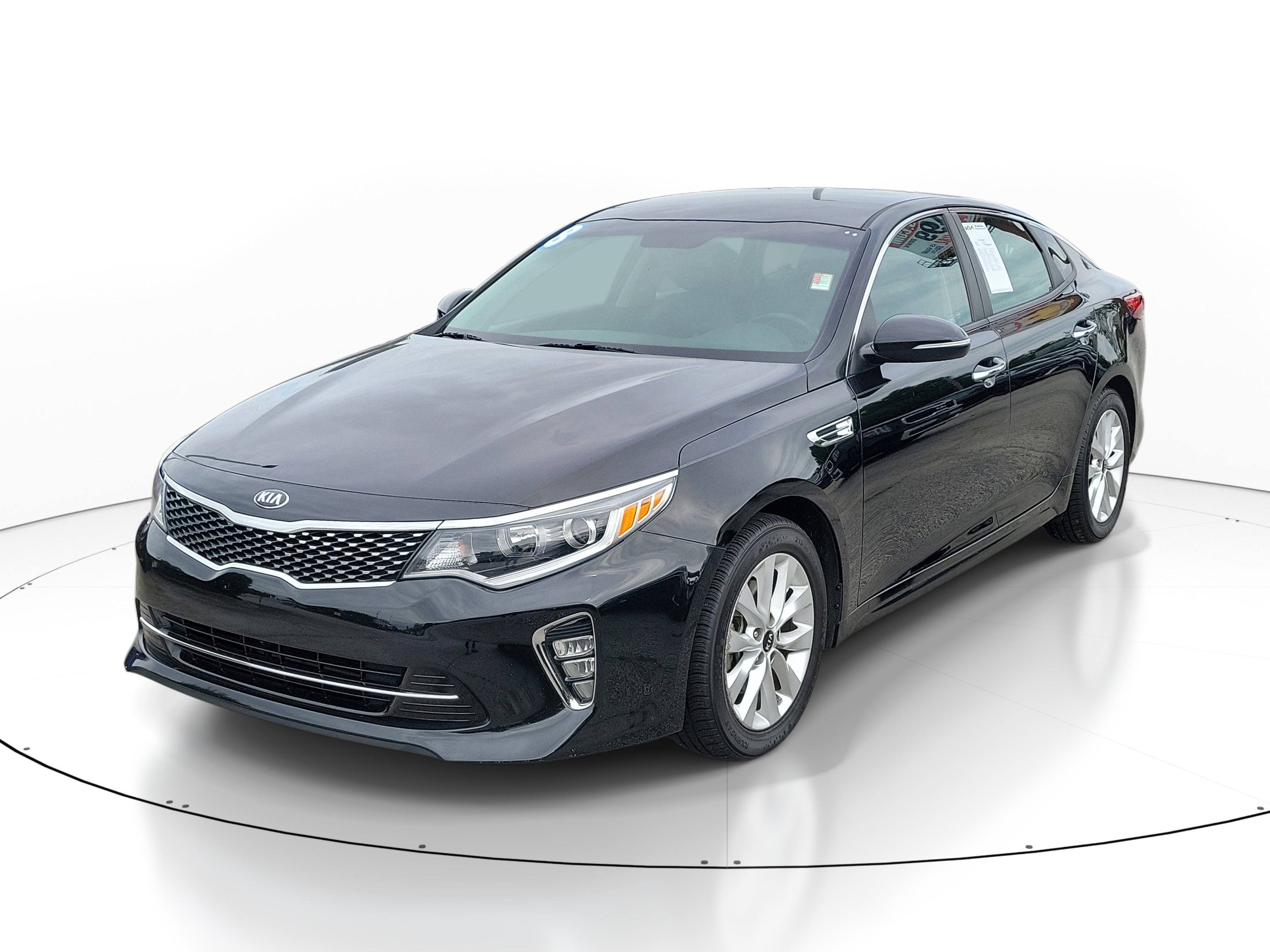 Used 2018 Kia Optima S FWD image 3