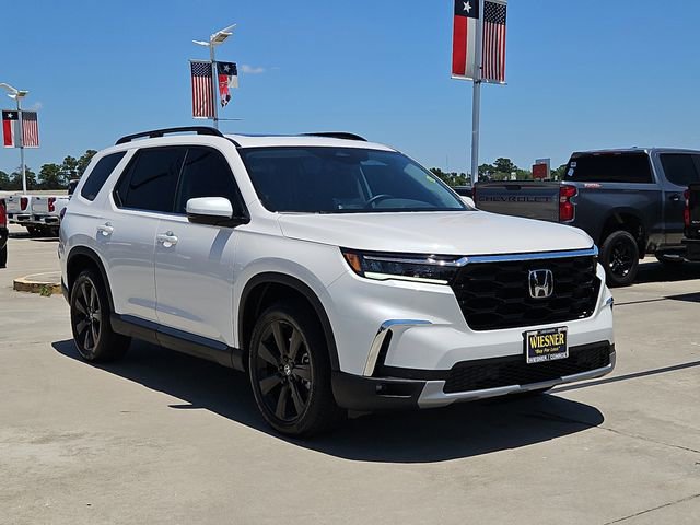 Used 2025 Honda Pilot Touring image 3