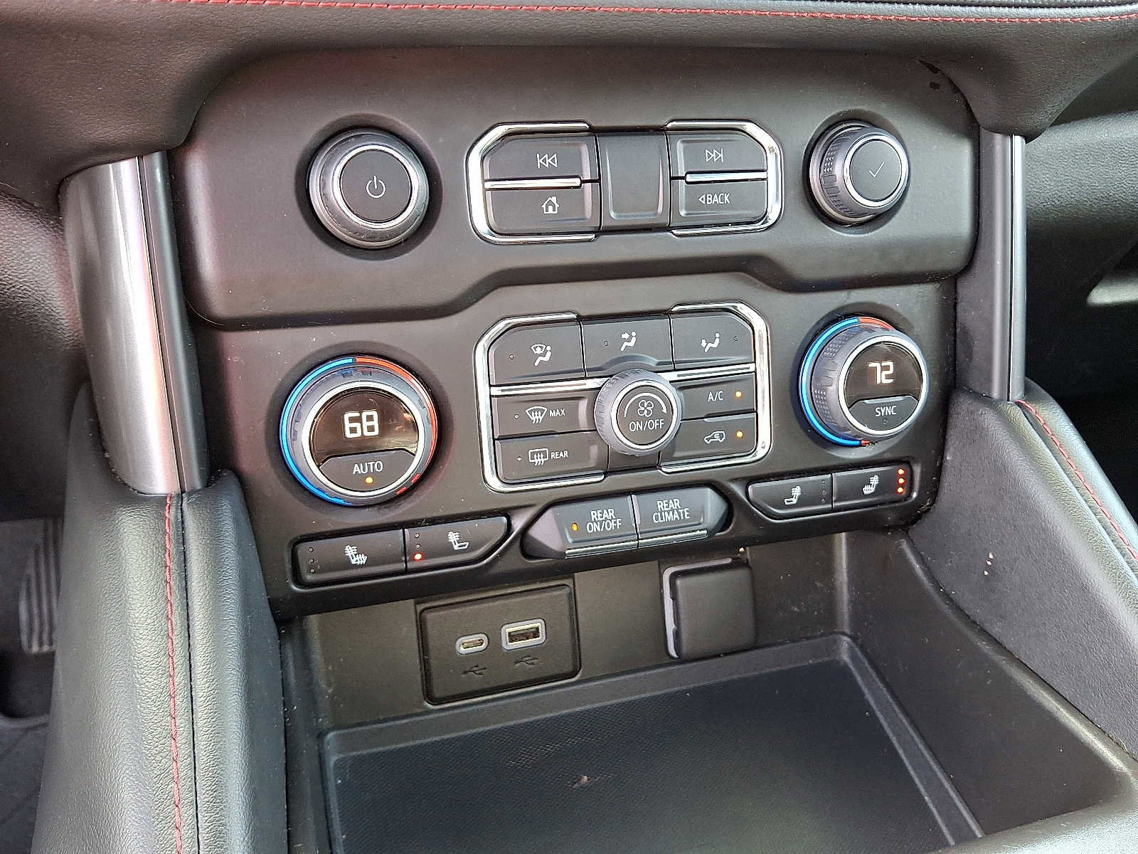 Used 2022 Chevrolet Suburban RST w/ Luxury Package image 19