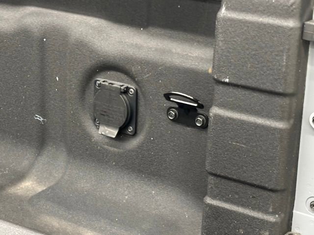 Used 2023 Nissan Frontier PRO-4X w/ Pro Convenience Package image 8