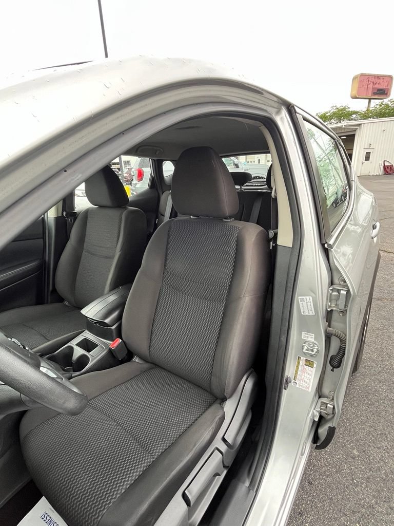 Used 2022 Nissan Rogue Sport S FWD image 33