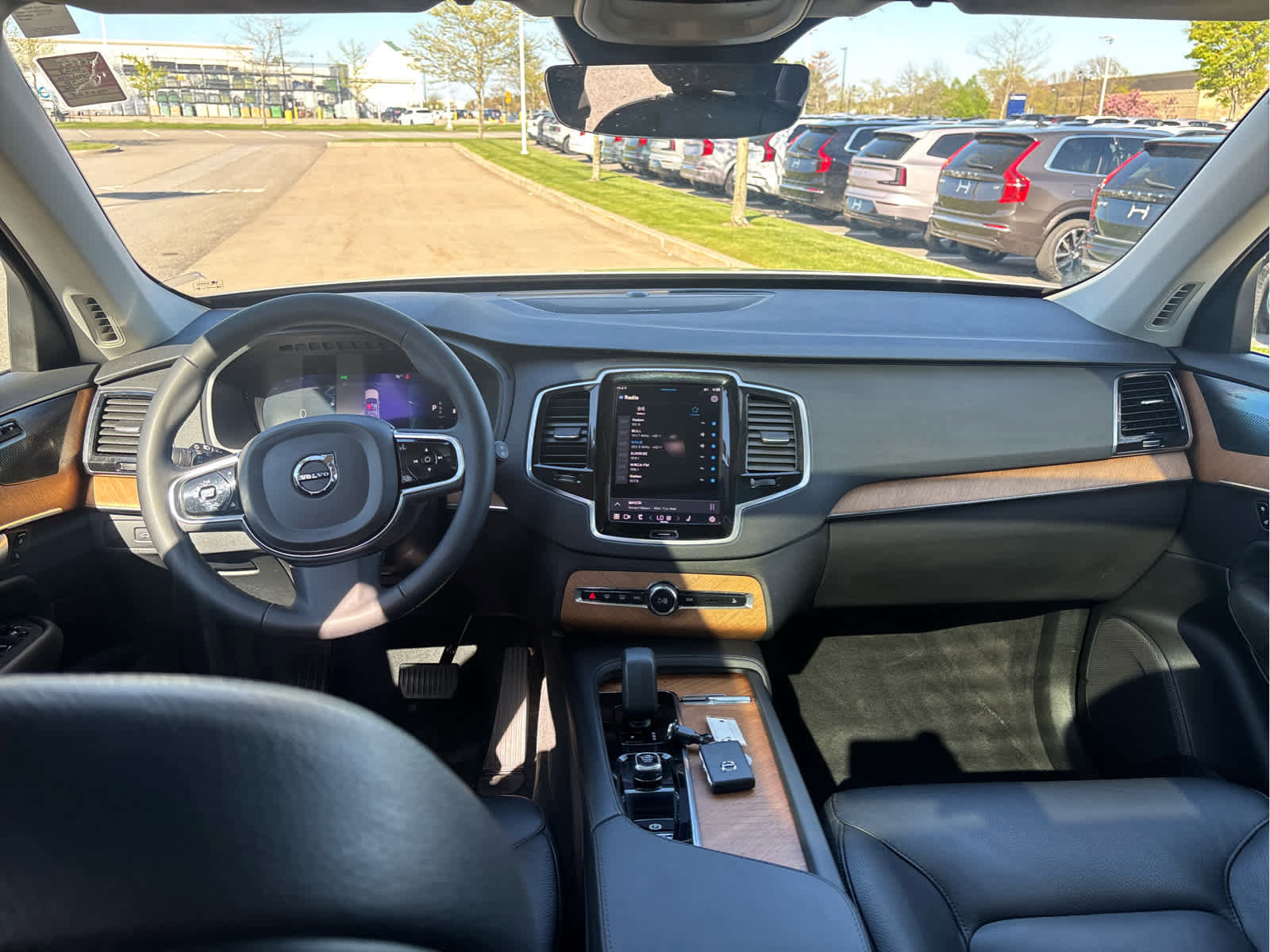 Used 2023 Volvo XC90 B6 Plus w/ Protection Package Premier AWD/4WD image 11