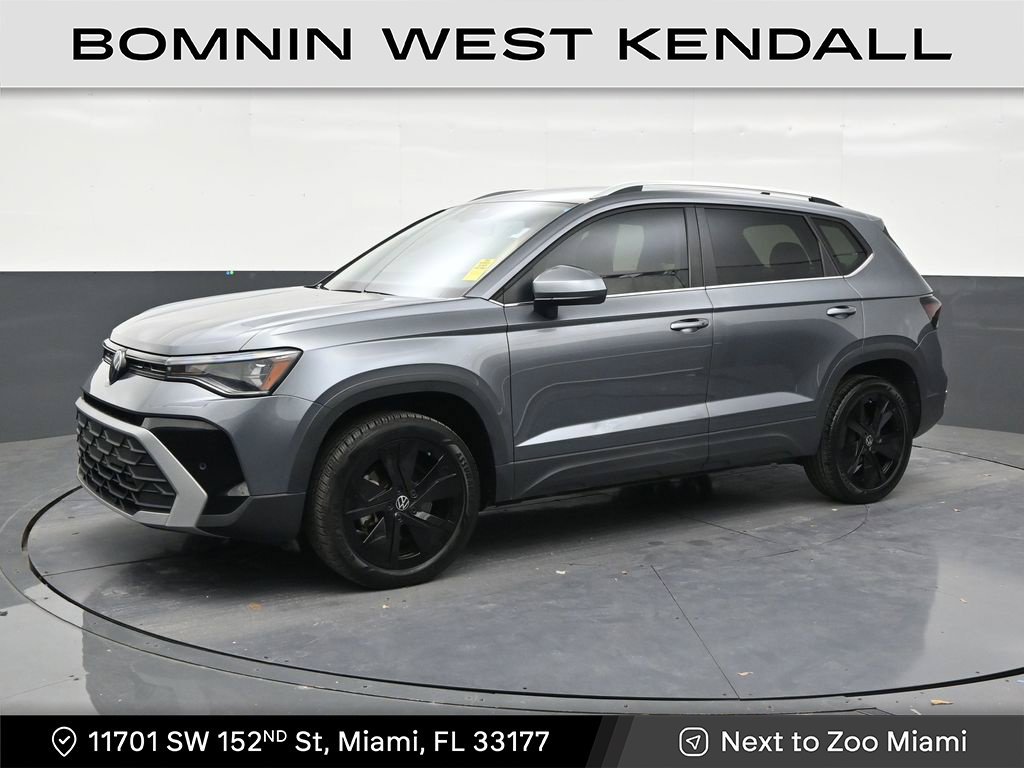 Used 2025 Volkswagen Taos SE FWD image 1