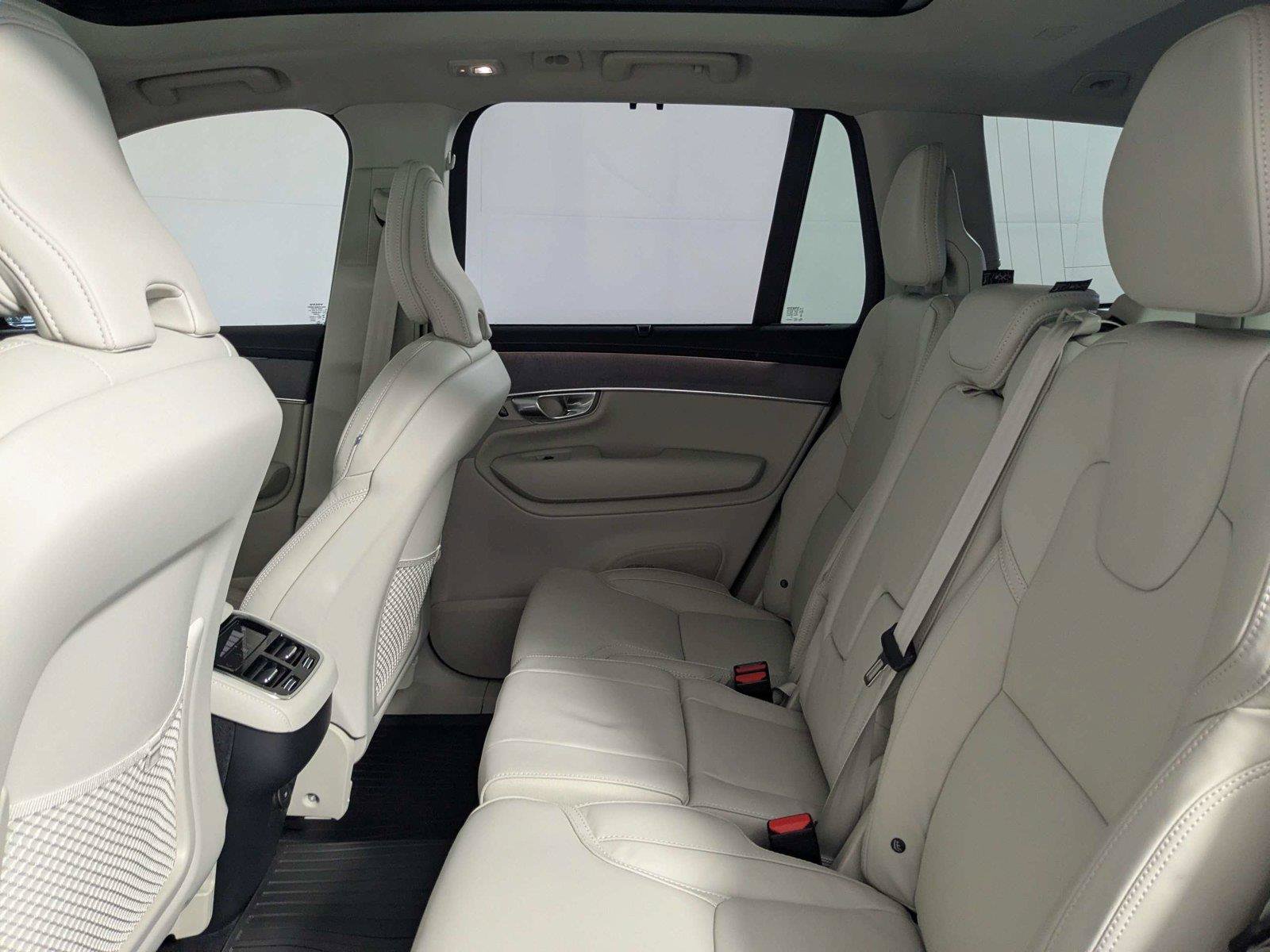 Used 2026 Volvo XC90 B6 Ultra AWD/4WD image 34