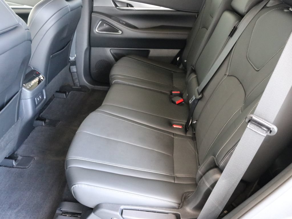 Certified 2026 INFINITI QX60 Luxe w/ Cargo Package AWD/4WD image 27