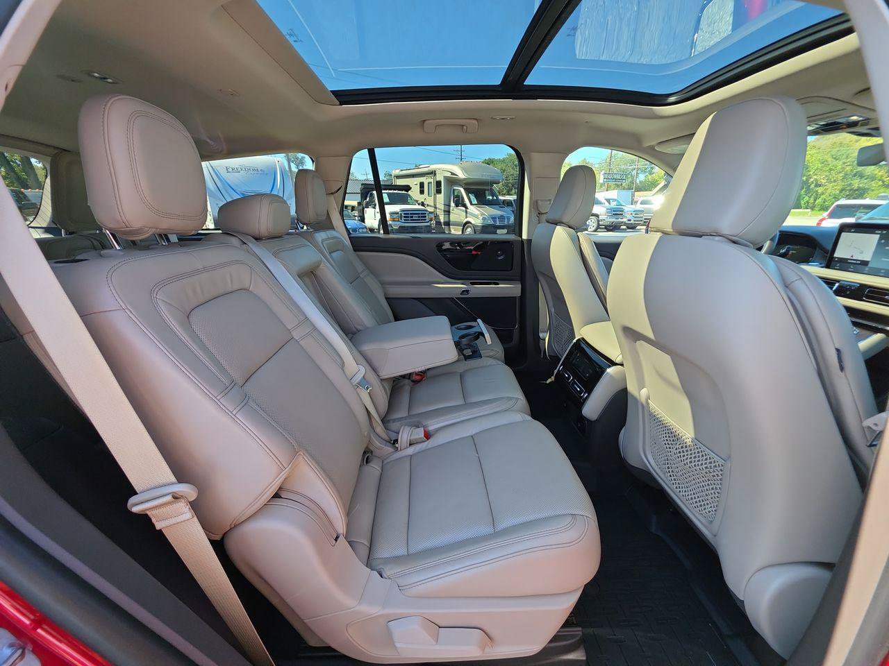 Used 2021 Lincoln Aviator Reserve w/ Equipment Group 201A AWD/4WD image 25