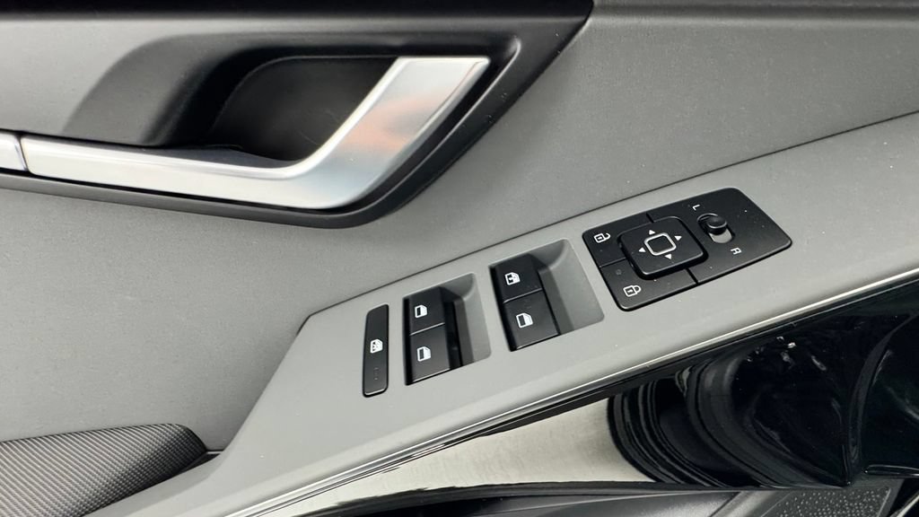 New 2026 Kia Niro EX FWD image 19