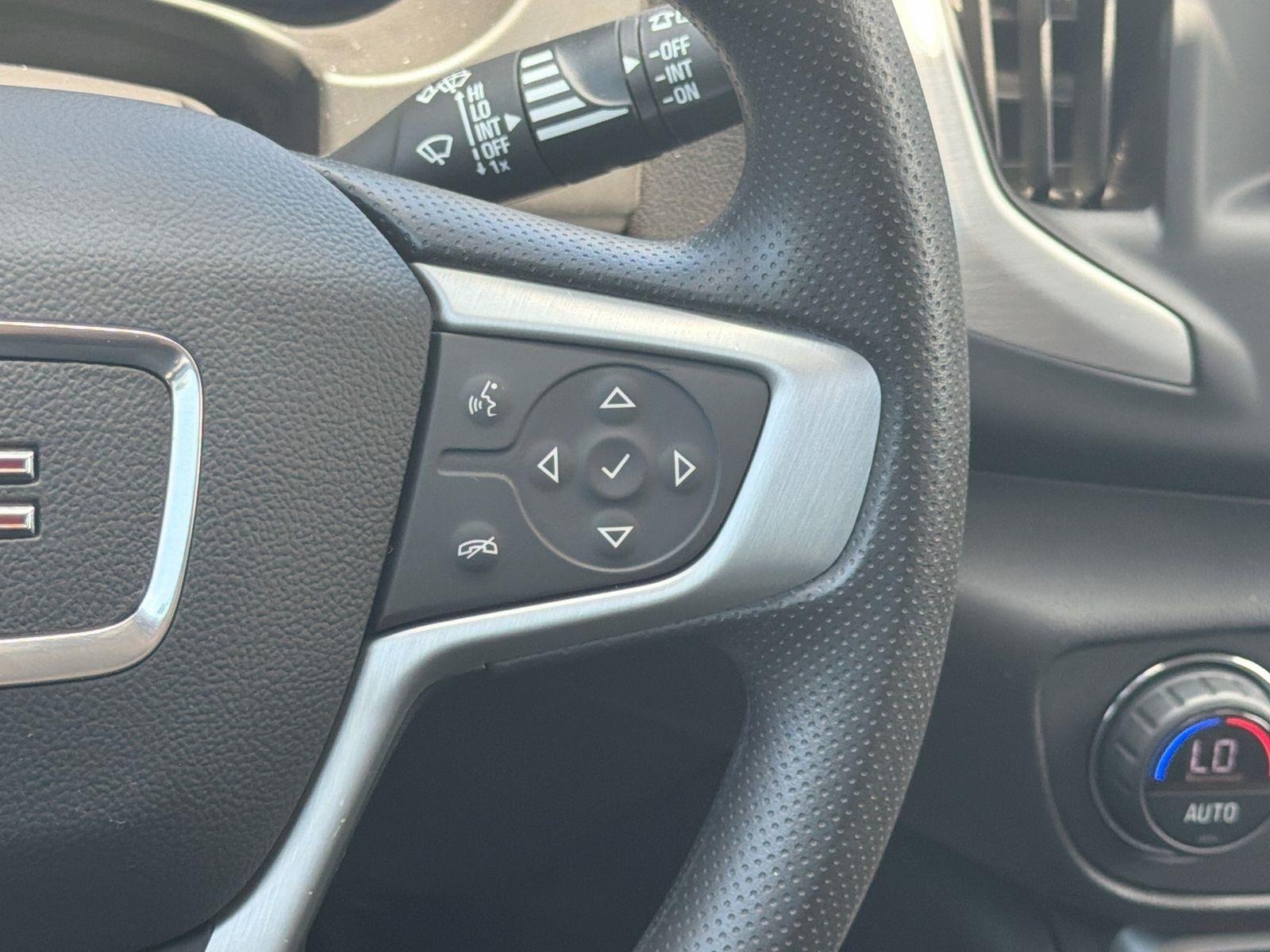 Used 2022 GMC Terrain SLE w/ Driver Convenience Package FWD image 9