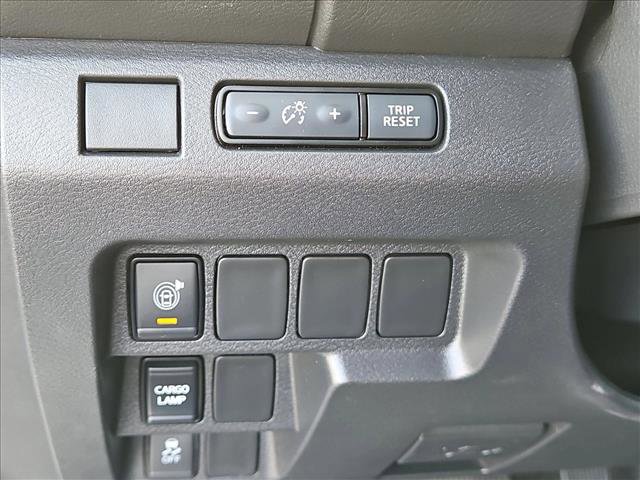 Used 2025 Nissan Frontier S image 16