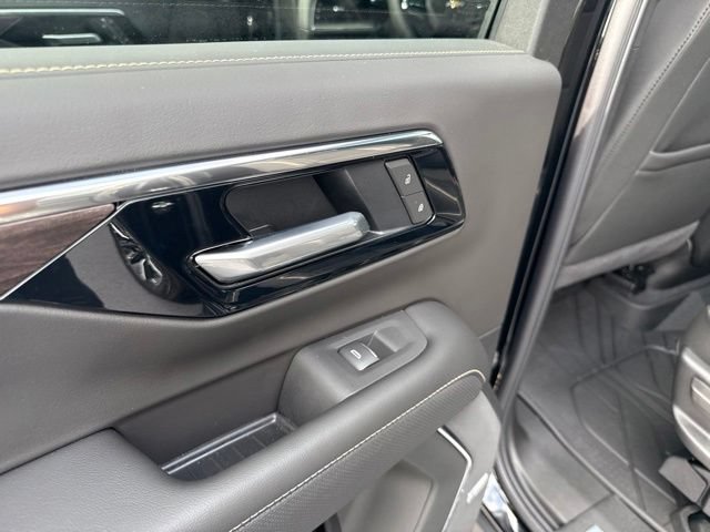 New 2026 Chevrolet Suburban Premier w/ Sun And Tow Package AWD/4WD image 44