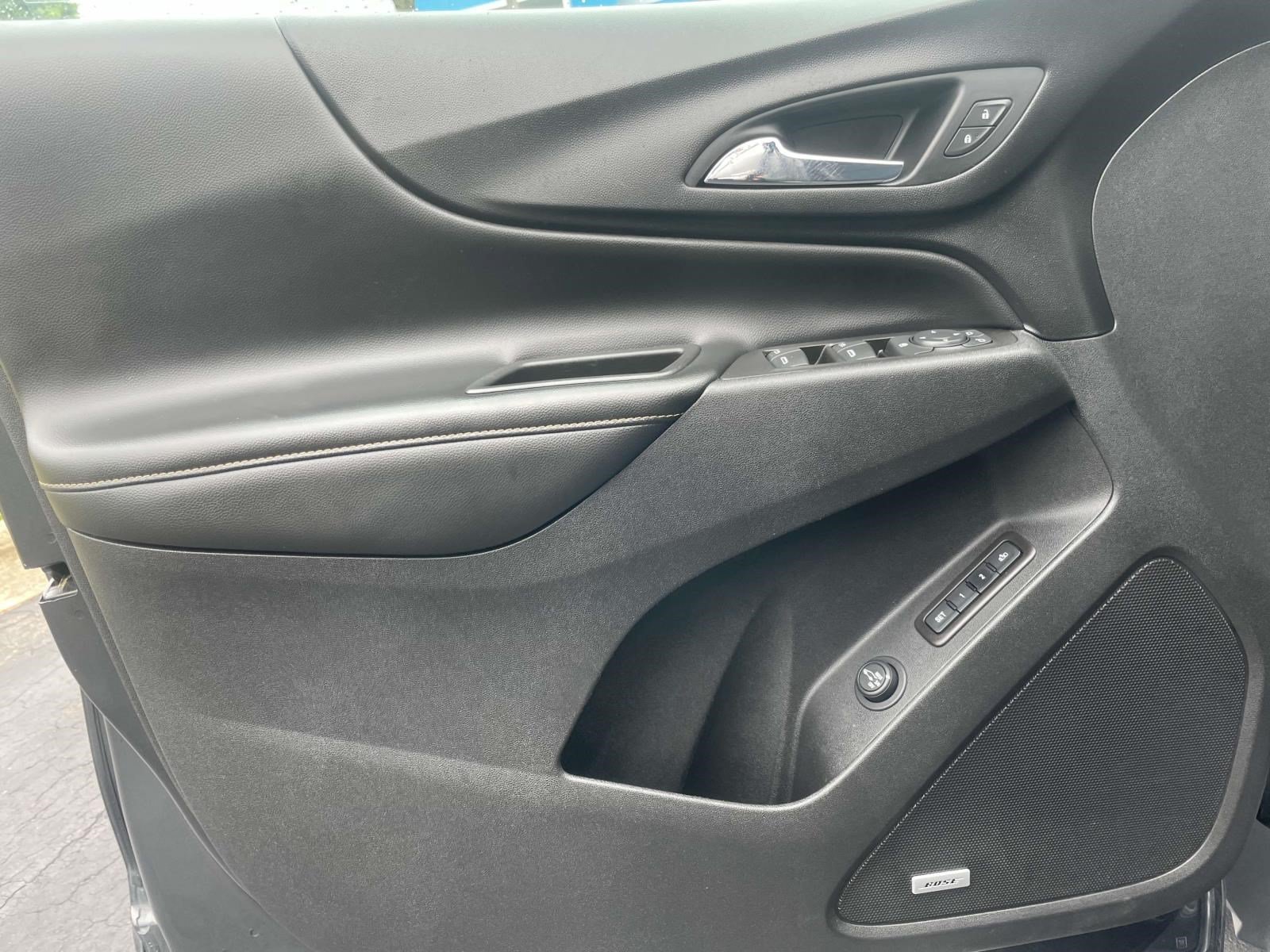 Used 2020 Chevrolet Equinox Premier FWD image 17