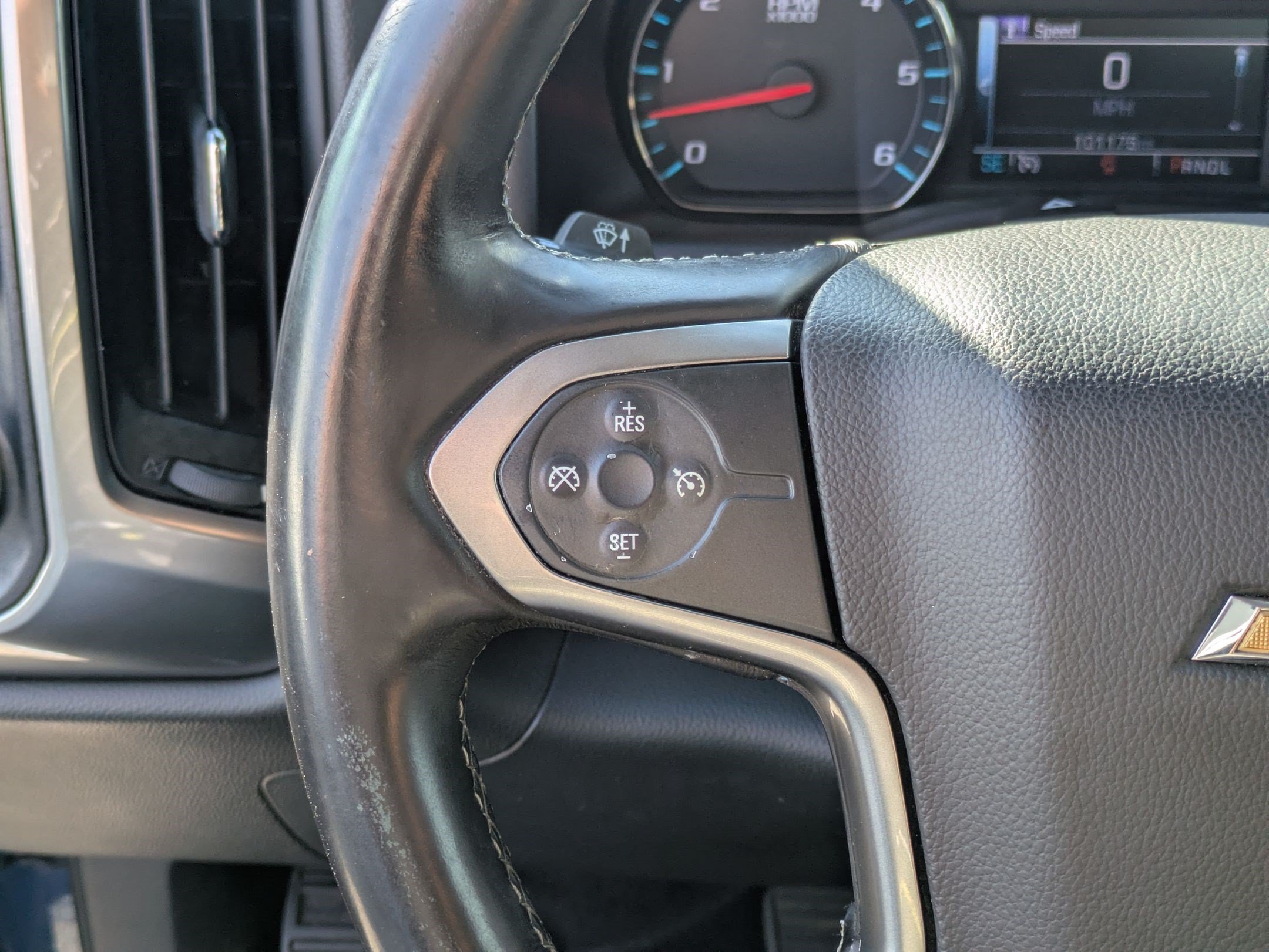 Used 2018 Chevrolet Silverado 1500 LT w/ LT Fleet Convenience Package AWD/4WD image 17