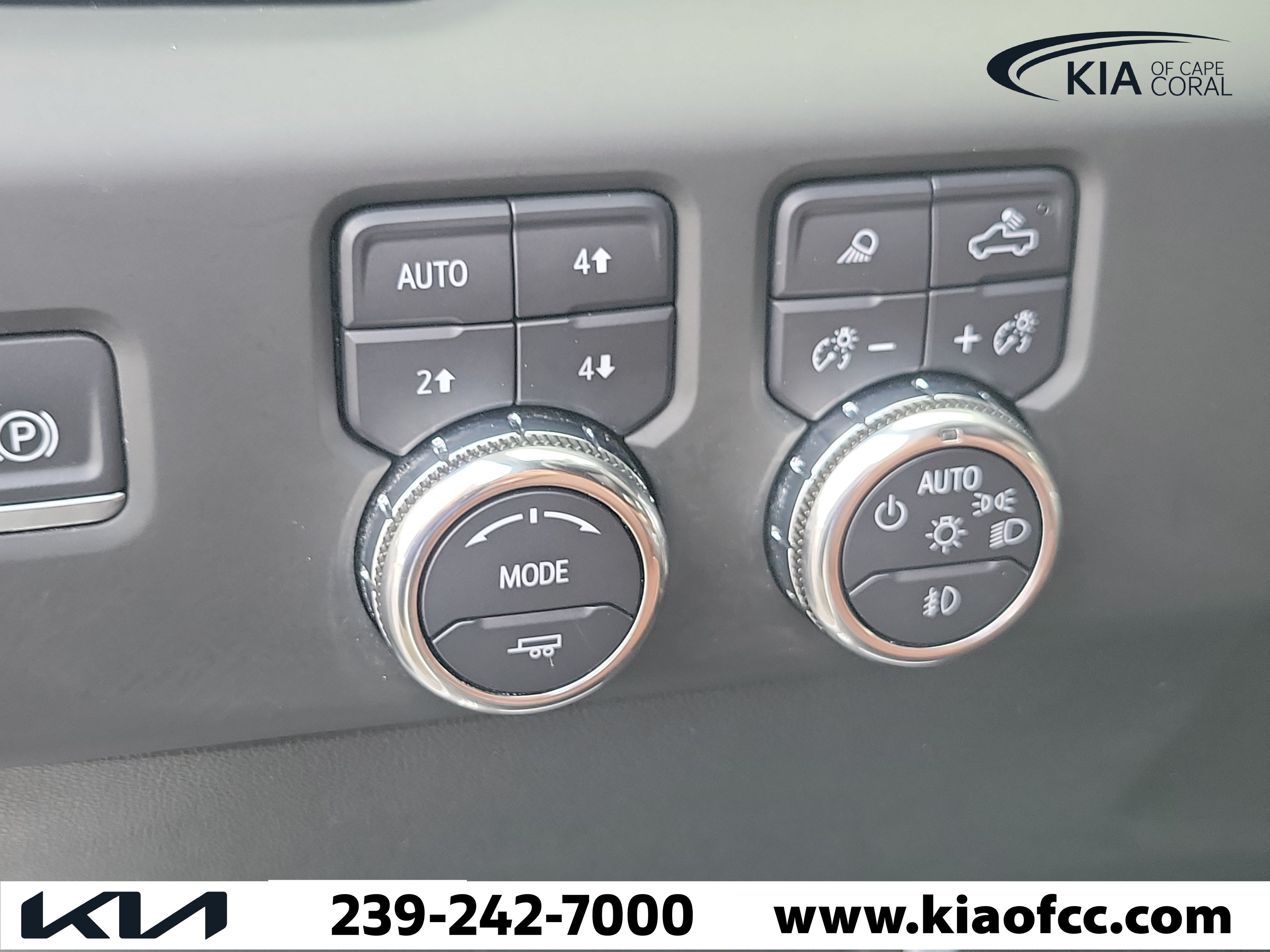 Used 2024 GMC Sierra 3500 Denali Ultimate AWD/4WD image 24