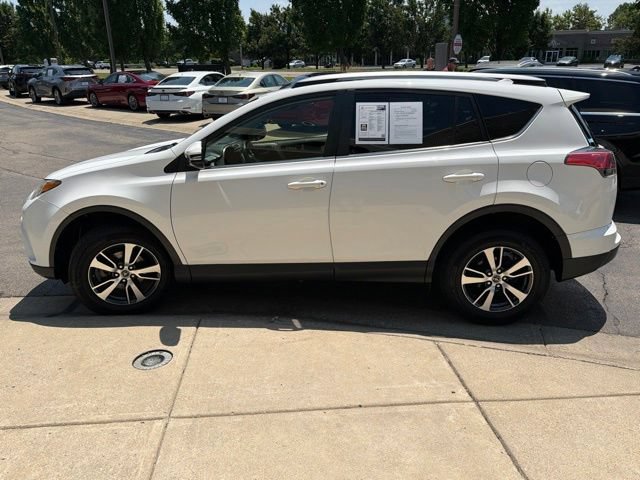 Used 2018 Toyota RAV4 XLE AWD/4WD image 4