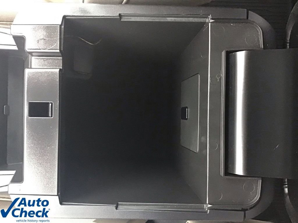 Used 2021 Ford Explorer XLT image 44