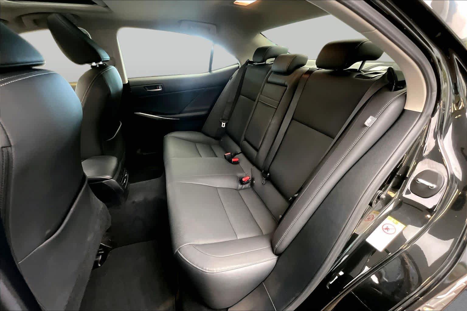 Used 2019 Lexus IS 300 w/ Navigation Package RWD image 21