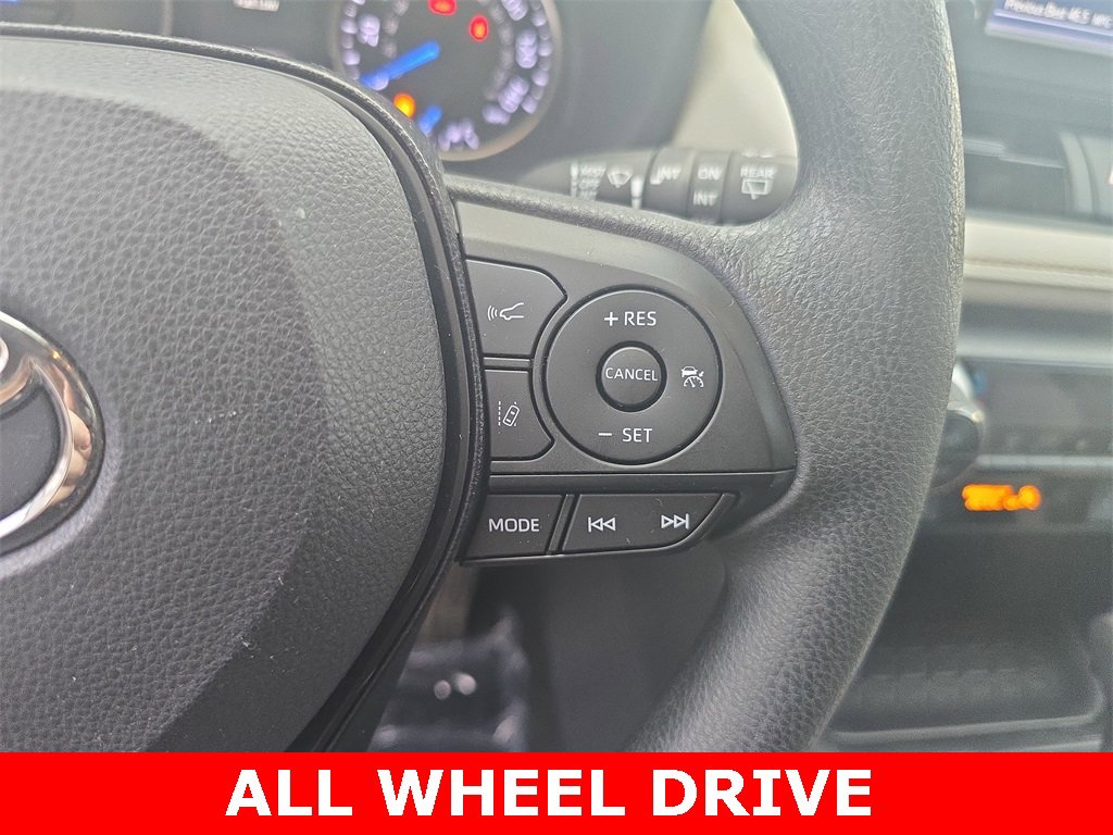 Used 2019 Toyota RAV4 XLE image 19