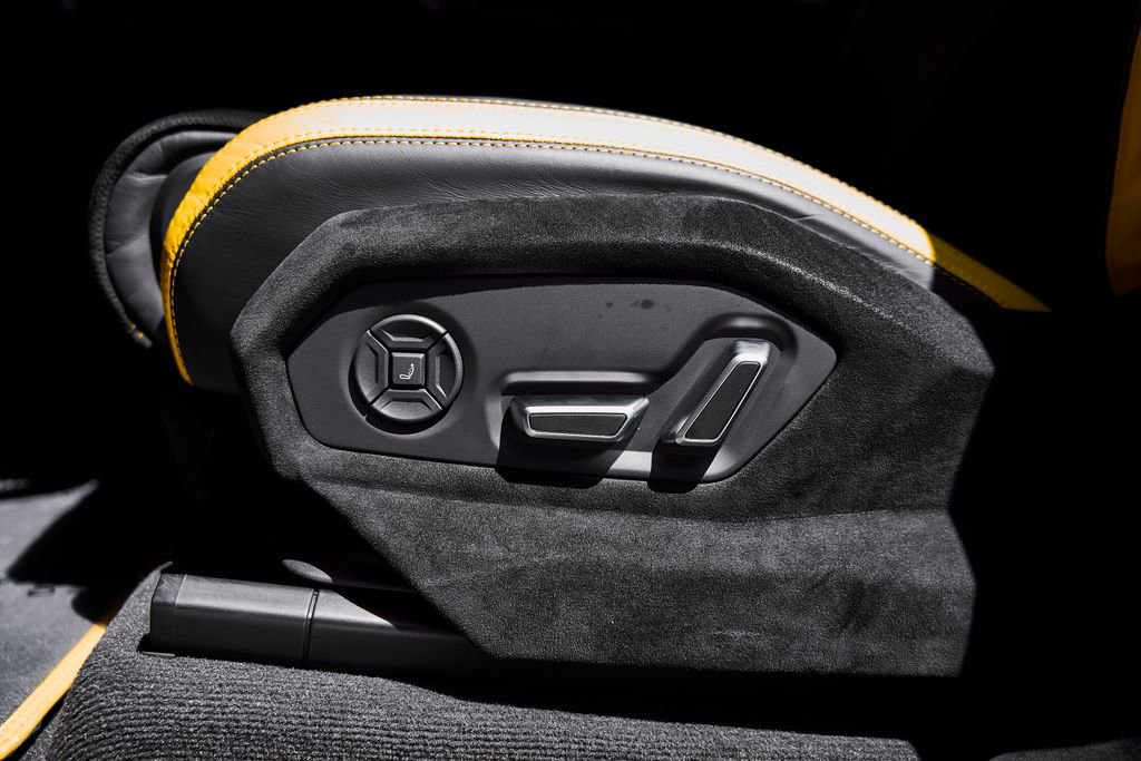 Used 2024 Lamborghini Urus Performante AWD/4WD image 46