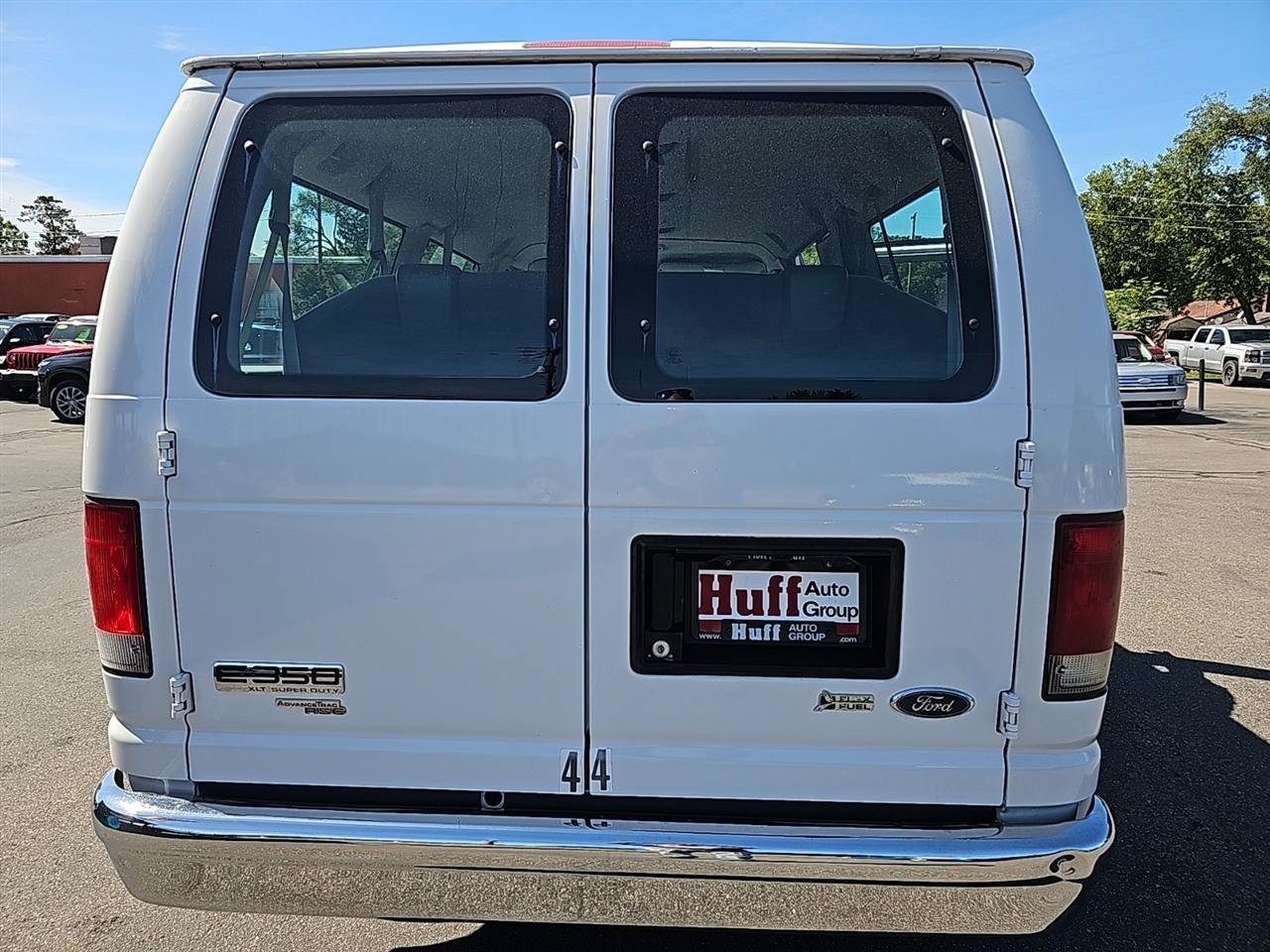 Used 2012 Ford E-350 and Econoline 350 Super Duty Wagon RWD image 4