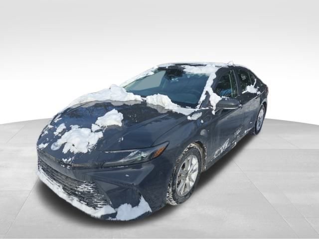Used 2025 Toyota Camry LE image 9