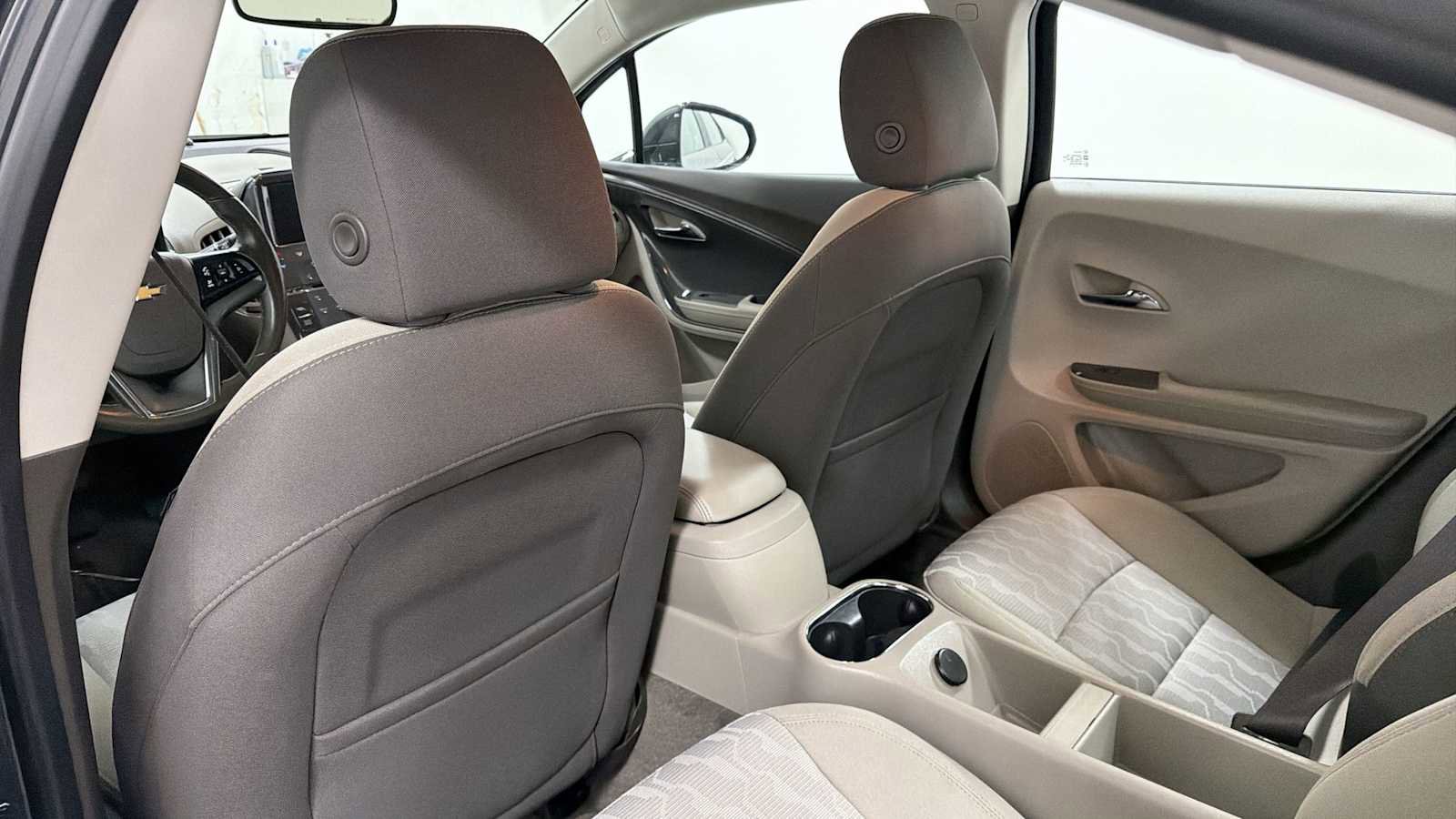 Used 2014 Chevrolet Volt w/ Enhanced Safety Package 1 FWD image 24