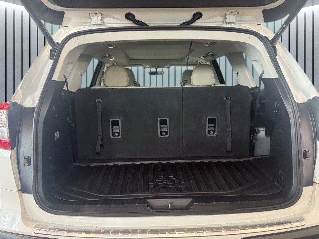 Used 2022 Subaru Ascent Limited w/ Technology Package AWD/4WD image 9