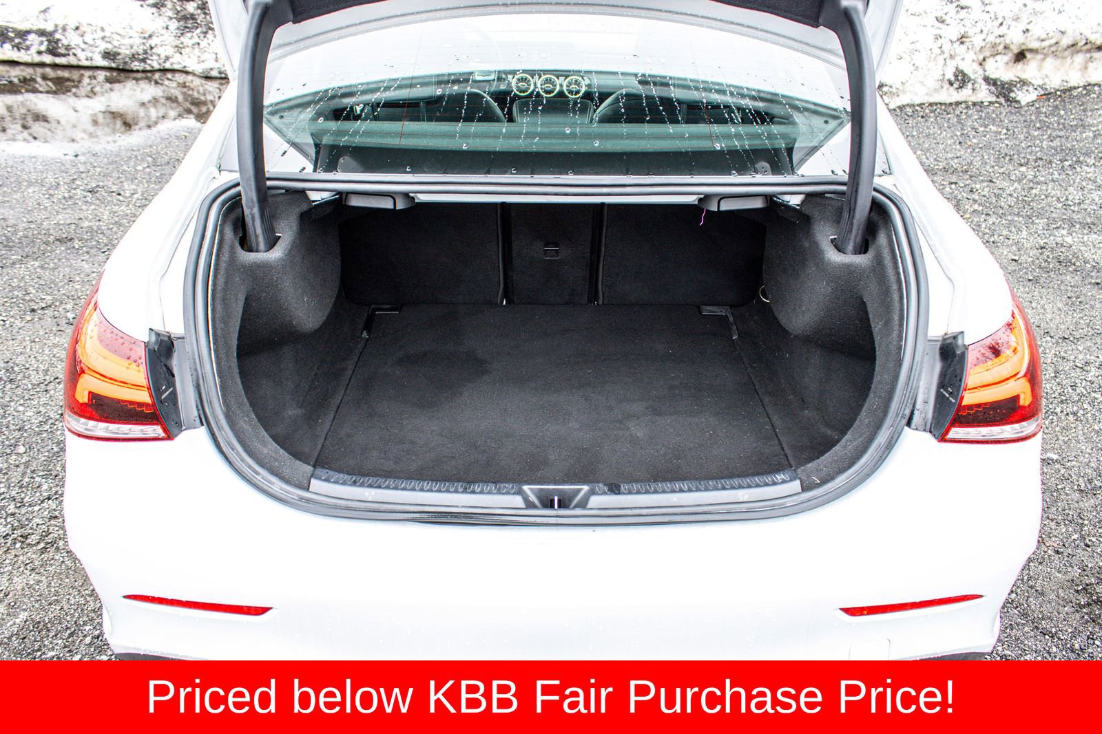 Used 2020 Mercedes-Benz A 220 4MATIC w/ AMG Line image 12