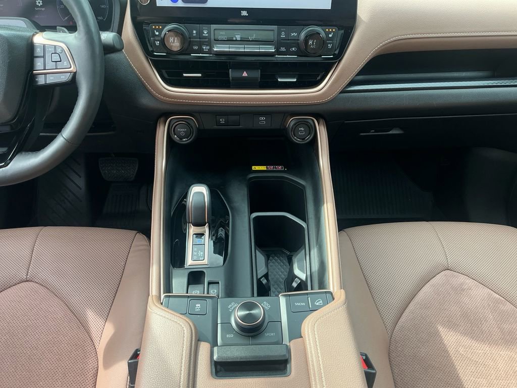 Used 2025 Toyota Grand Highlander MAX Platinum image 13