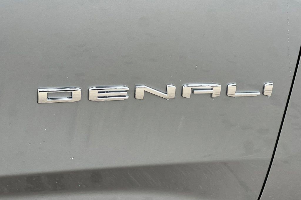 New 2026 GMC Yukon Denali w/ Denali Reserve Package AWD/4WD image 23