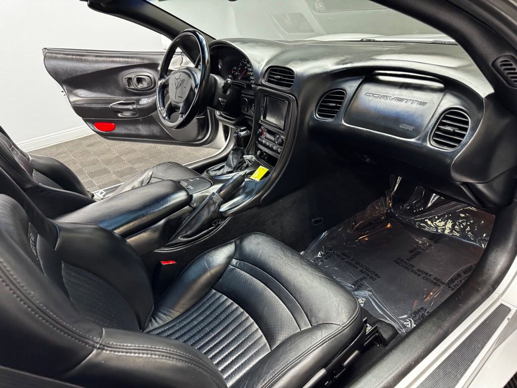 Used 2001 Chevrolet Corvette Coupe w/ Preferred Equipment Group2 image 39